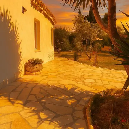 Villa Exclusive With Private Garden